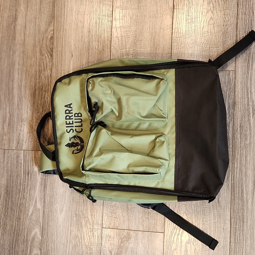 NWOT Sierra Club Boys Backpack w/2 zippered front small pockets